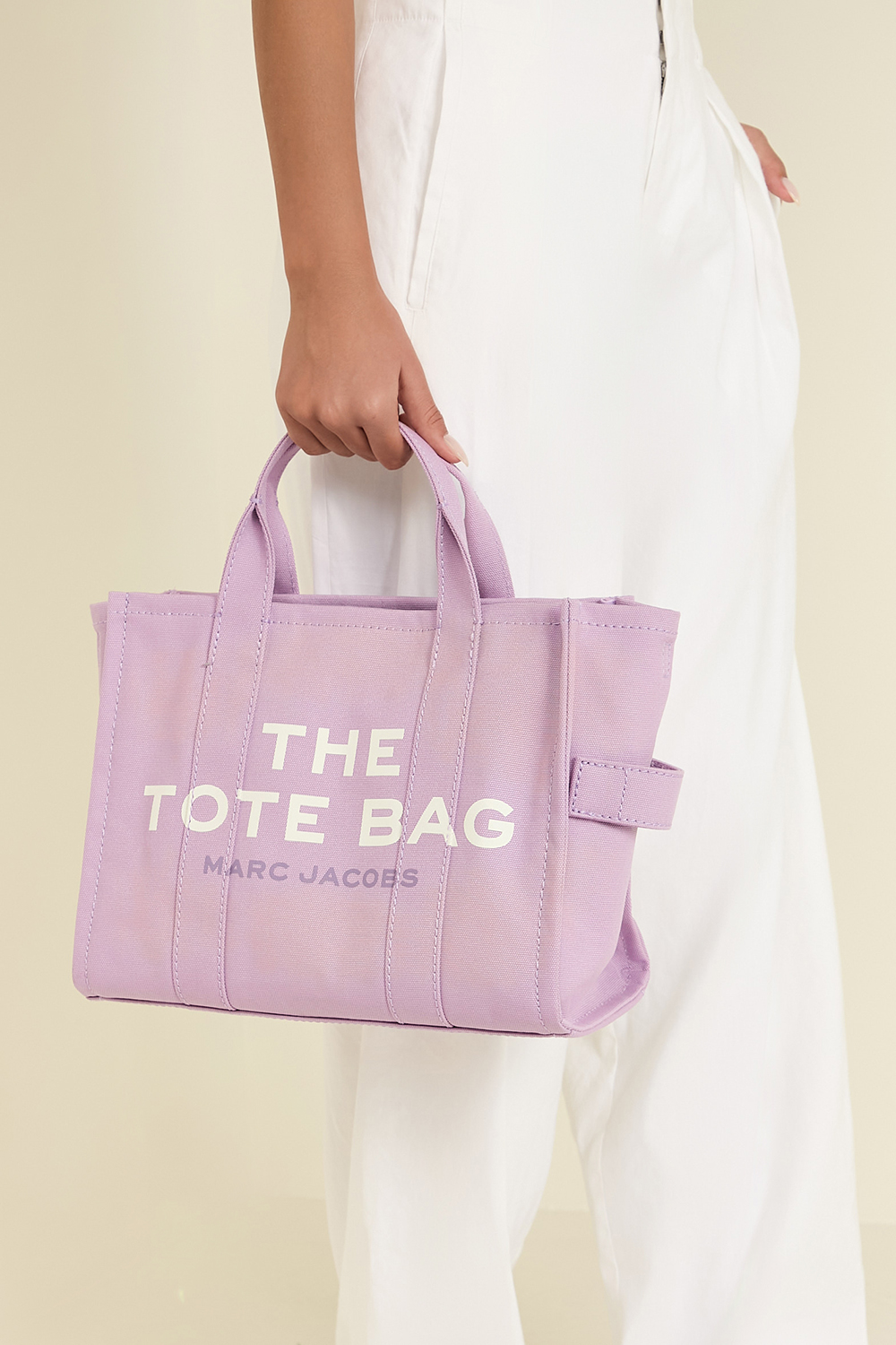 תמונת כל הלוק של תיק טוט מדיום